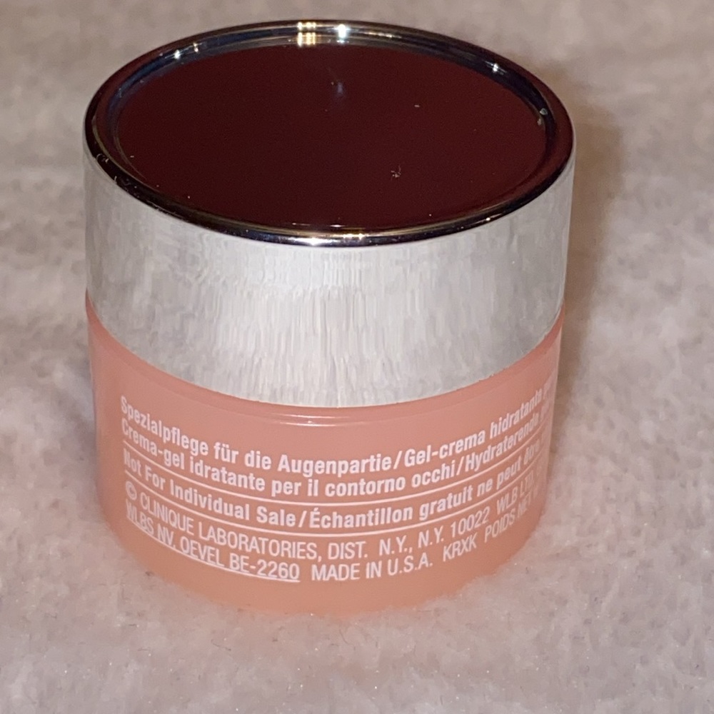 Clinique fan favorites (sample sizes) - Picture 15 of 16
